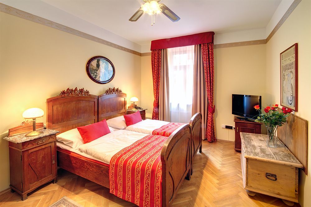 Hotel Mucha Praga Zewnętrze zdjęcie